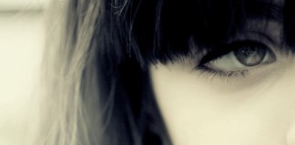 女孩子要的是“我来接你”，不是“我来接你好吗”；要的是“去看电影吧”，不是“去看电影吗”；要的是“买了”，不是“想要么”；要的是“嫁给我”，不是“嫁给我好吗”；不要一直问问问，尊重、关爱不在这儿，记住，你要做的是她的答案！